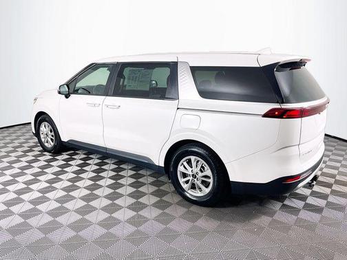 Snow White Pearl 2023 Kia Carnival LX