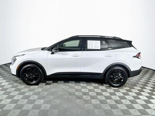 Glacial White Pearl 2025 Kia Sportage S