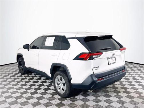 2022 Toyota RAV4 LE