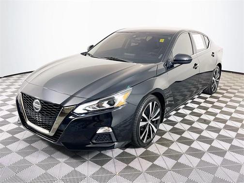 2021 Nissan Altima SR FWD