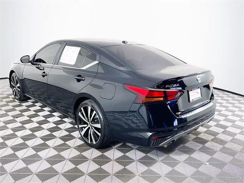 2021 Nissan Altima SR FWD