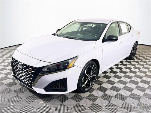 2024 Nissan Altima SR FWD
