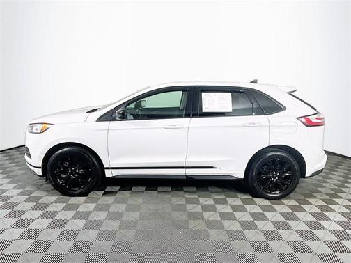2022 Ford Edge SE