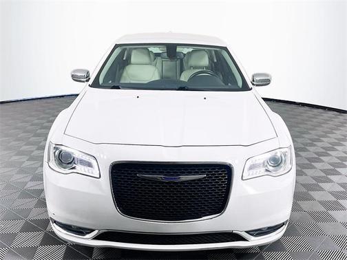 2019 Chrysler 300 Touring