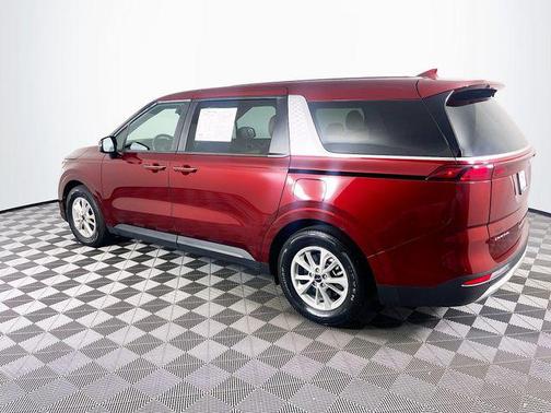 2023 Kia Carnival LX