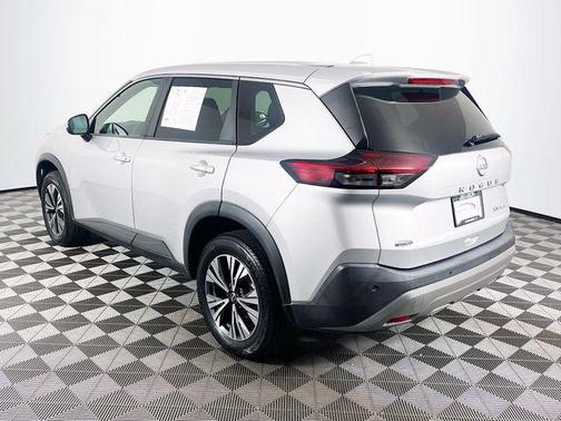 Brilliant Silver Metallic 2022 Nissan Rogue SV