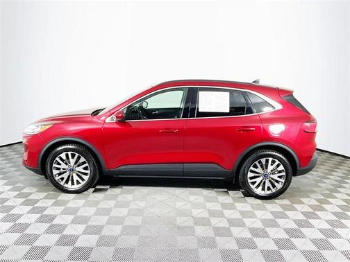 2022 Ford Escape Titanium