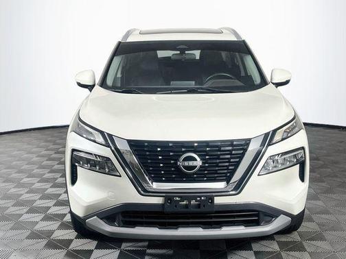 Pearl White Tricoat 2022 Nissan Rogue SV