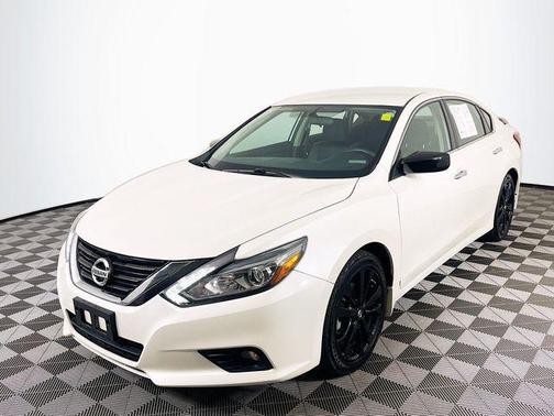 Pearl White 2017 Nissan Altima 2.5 SR