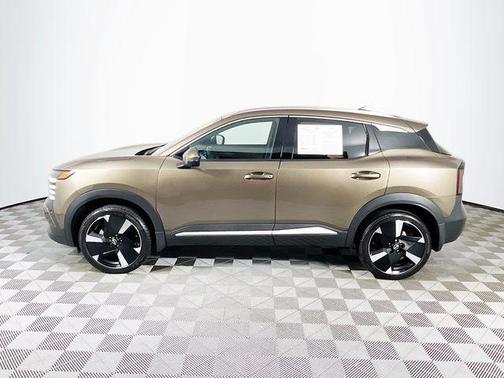 Bronze Metallic 2025 Nissan Kicks SR