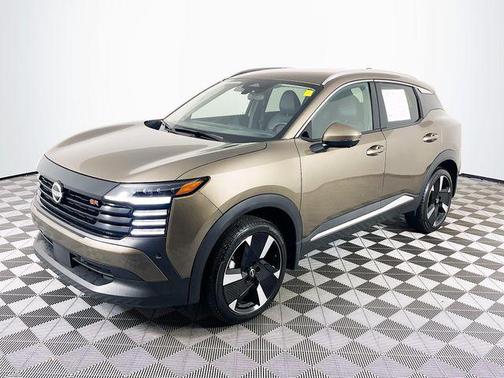 Bronze Metallic 2025 Nissan Kicks SR