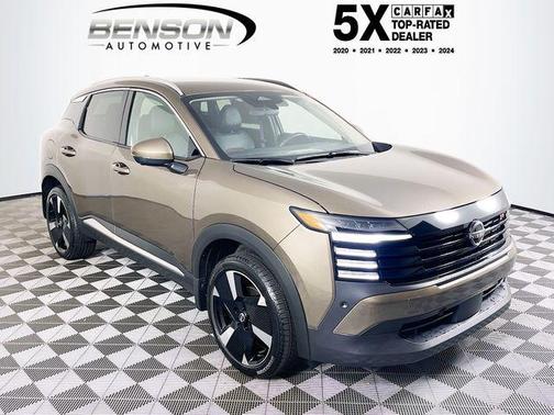 Bronze Metallic 2025 Nissan Kicks SR