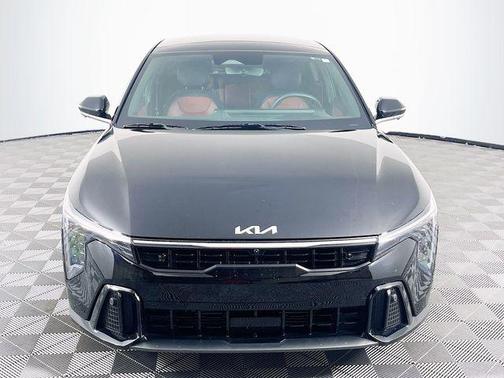 Aurora Black Pearl 2025 Kia K4 GT-Line Turbo
