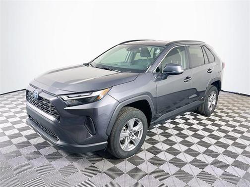 2022 Toyota RAV4 Hybrid XLE