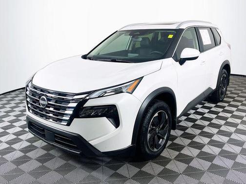 White Pearl 2025 Nissan Rogue SV