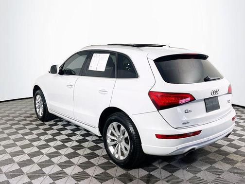 Glacier White Metallic 2016 Audi Q5 2.0T Premium Plus
