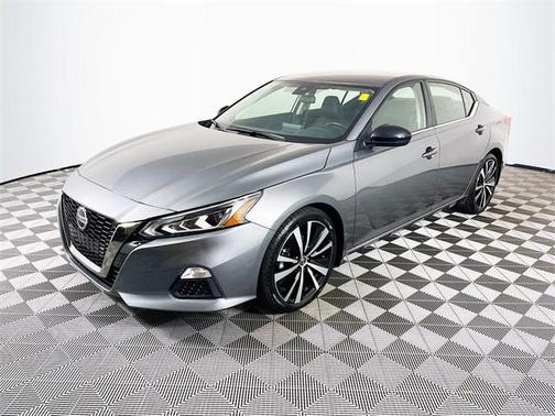 2022 Nissan Altima SR FWD