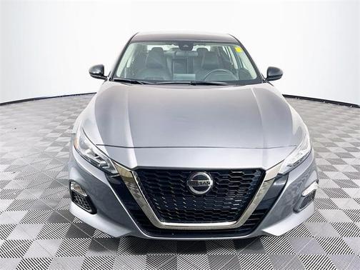 2022 Nissan Altima SR FWD