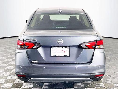 Gun Metallic 2025 Nissan Versa 1.6 SV