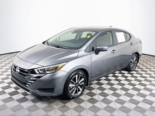Gun Metallic 2025 Nissan Versa 1.6 SV