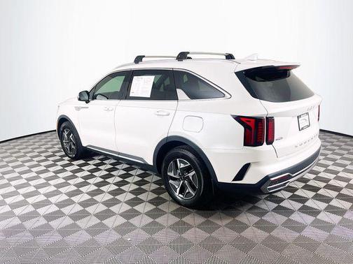 Snow White Pearl 2022 Kia Sorento Hybrid S
