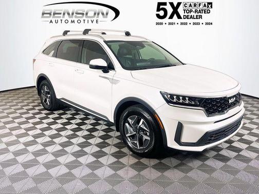 Snow White Pearl 2022 Kia Sorento Hybrid S