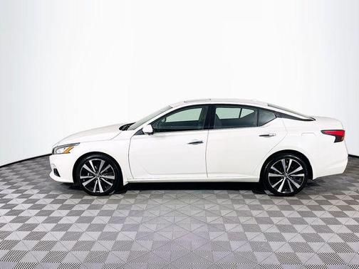 Pearl White Tricoat 2021 Nissan Altima Platinum Intelligent AWD