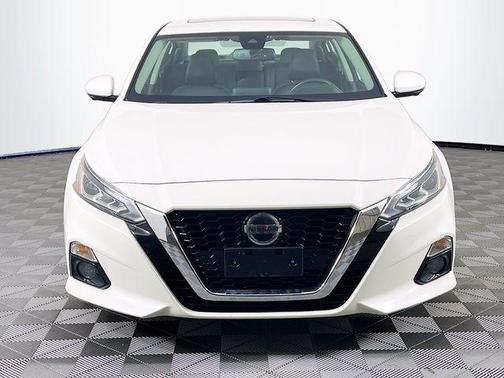 Pearl White Tricoat 2021 Nissan Altima Platinum Intelligent AWD