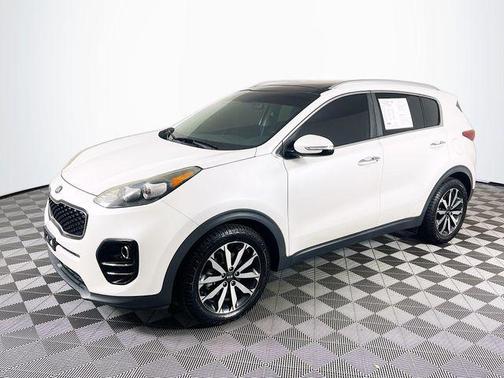 Snow White Pearl 2017 Kia Sportage EX