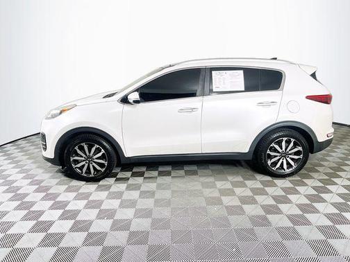 Snow White Pearl 2017 Kia Sportage EX
