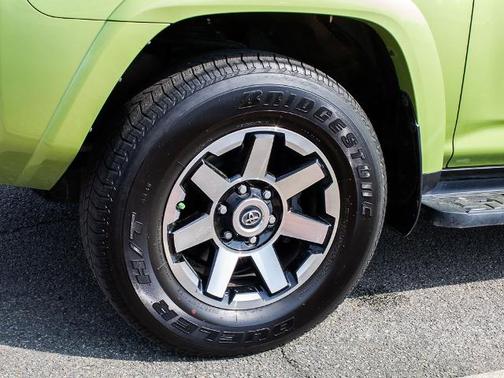 Lime 2023 Toyota 4Runner TRD OFF ROAD PREMIUM