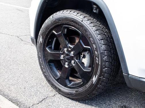2018 Jeep Grand Cherokee LAREDO