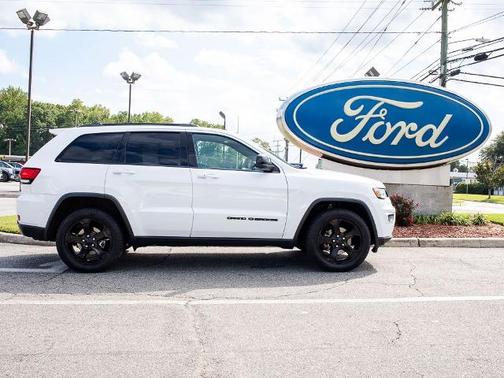 2018 Jeep Grand Cherokee LAREDO