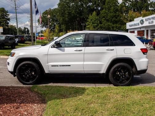 2018 Jeep Grand Cherokee LAREDO