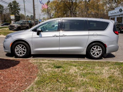 Silver Mist Clearcoat 2023 Chrysler Pacifica TOURING L