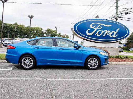 2020 Ford Fusion SE