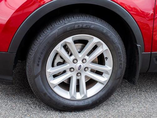 RUBY RED METALLIC TINTED CC 2017 Ford Explorer BASE