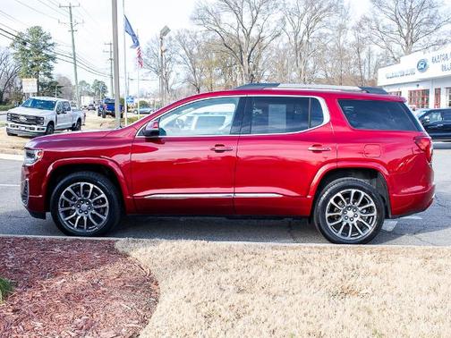 2022 GMC Acadia DENALI