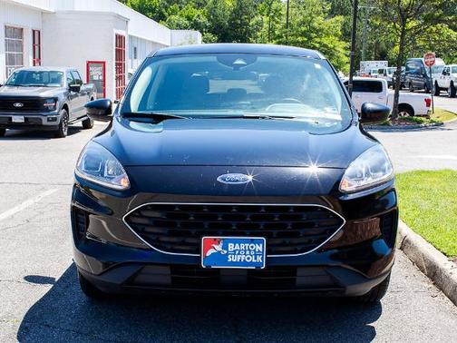 AGATE BLACK METALLIC 2021 Ford Escape SE