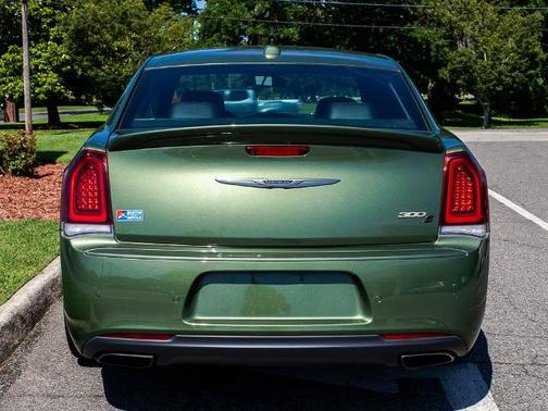 2018 Chrysler 300 S