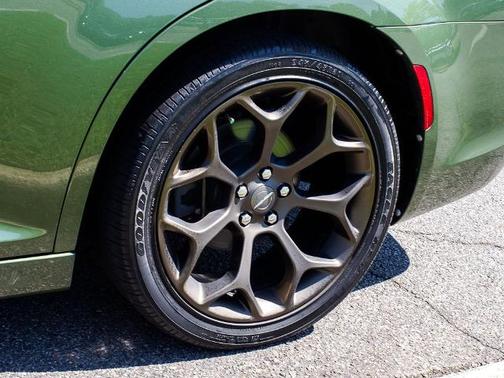2018 Chrysler 300 S