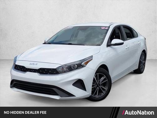 Snow White Pearl 2024 Kia Forte LXS