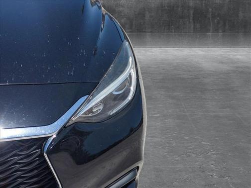 2019 INFINITI QX30 LUXE