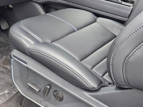 Glacier Gray Metallic Tri-Coat 2026 Ford F-250 Platinum