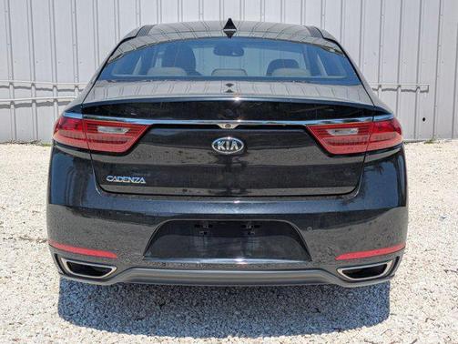 Aurora Black 2017 Kia Cadenza Premium