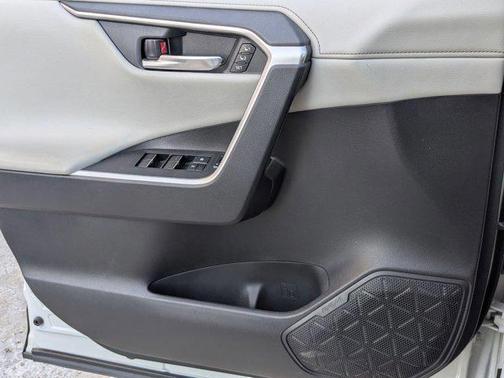 2020 Toyota RAV4 Limited