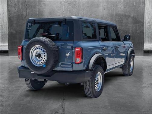 2025 Ford Bronco Base 4 Door 4x4