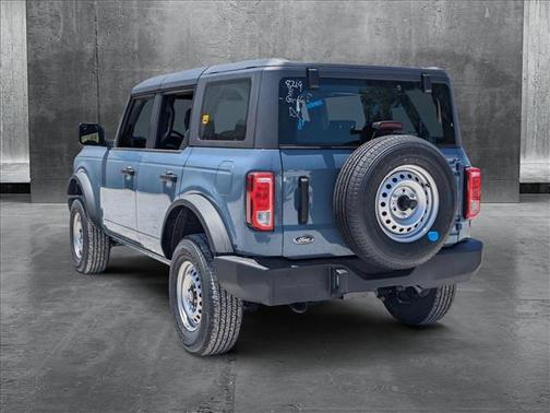 2025 Ford Bronco Base 4 Door 4x4