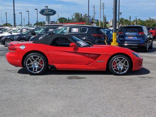 2004 Dodge Viper SRT10