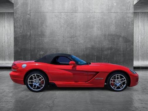 2004 Dodge Viper SRT10
